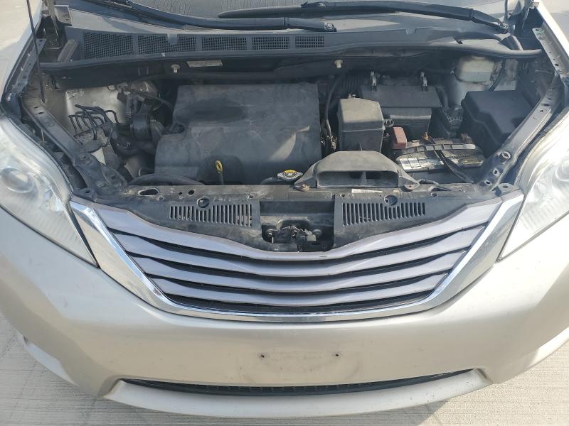 Photo 12 from auction – 2016 TOYOTA SIENNA XLE with VIN 5TDYK3DC6GS712698