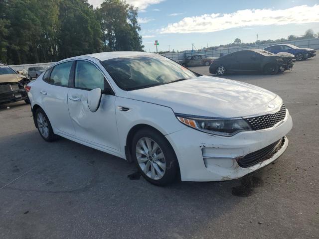 Фото 4 с аукциона – 2018 KIA OPTIMA с VIN 5XXGU4L35JG237888