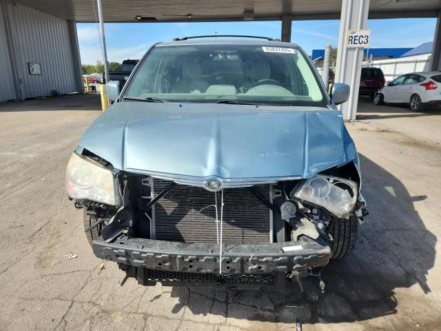 Photo 5 from auction – 2010 CHRYSLER TOWN & COU with VIN 2A4RR5D16AR357911