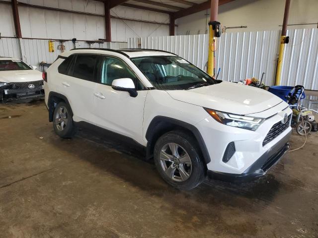 Photo 4 from auction – 2022 TOYOTA RAV4 XLE with VIN 2T3P1RFV8NC266017