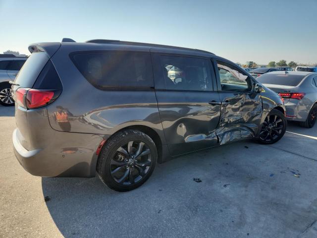 Photo 3 from auction – 2018 CHRYSLER PACIFICA T with VIN 2C4RC1EG7JR288942