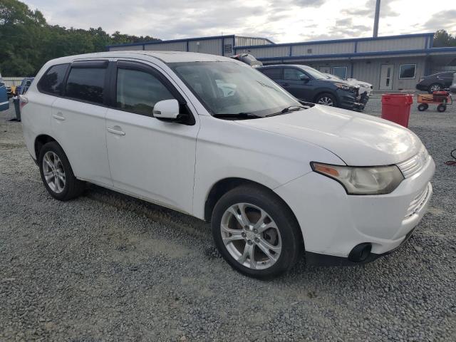 Photo 4 from auction – 2014 MITSUBISHI OUTLANDER with VIN JA4AZ3A36EZ017743