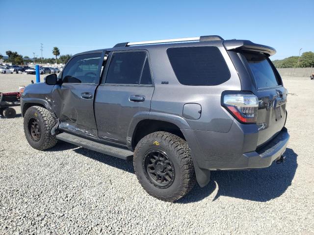 Photo 2 from auction – 2022 TOYOTA 4RUNNER SR with VIN JTENU5JR4N6020157