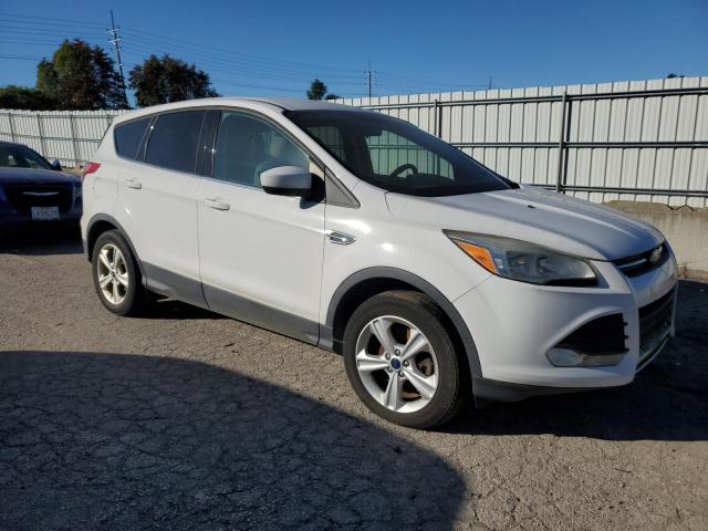 Photo 4 from auction – 2016 FORD ESCAPE SE with VIN 1FMCU9GX4GUB63306