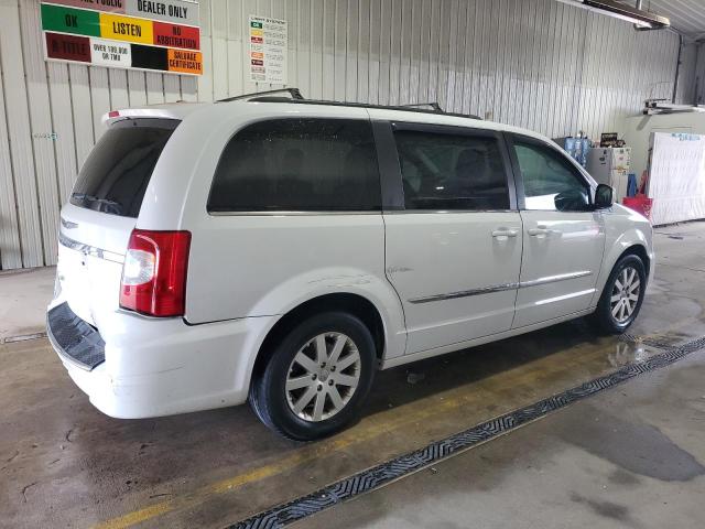 Photo 3 from auction – 2016 CHRYSLER TOWN & COU with VIN 2C4RC1BG5GR295546