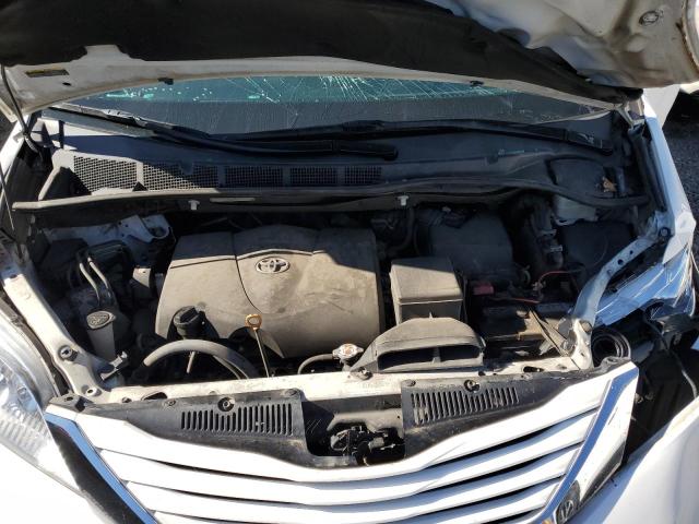 Photo 12 from auction – 2017 TOYOTA SIENNA LE with VIN 5TDKZ3DC6HS845982