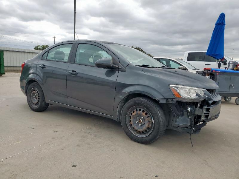 Фото 4 с аукциона – 2017 CHEVROLET SONIC с VIN 1G1JB5SH4H4150107