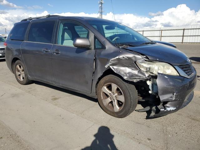 Photo 4 from auction – 2013 TOYOTA SIENNA LE with VIN 5TDKK3DC4DS329568