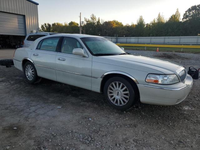 Photo 4 from auction – 2004 LINCOLN TOWN CAR U with VIN 1LNHM83W64Y681743