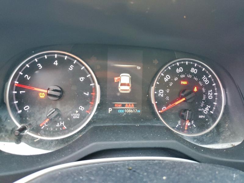 Photo 9 from auction – 2019 TOYOTA RAV4 LE with VIN JTMH1RFV8KD506680