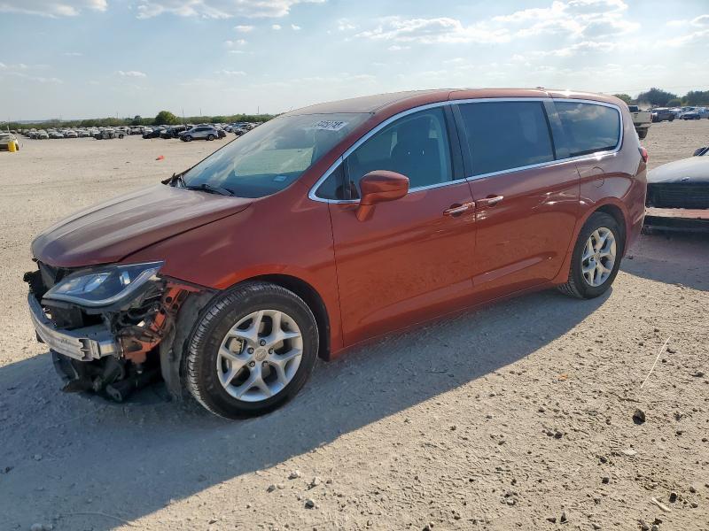CHRYSLER PACIFICA T 2018 with VIN 2C4RC1FG0JR155146 - Photo from auction