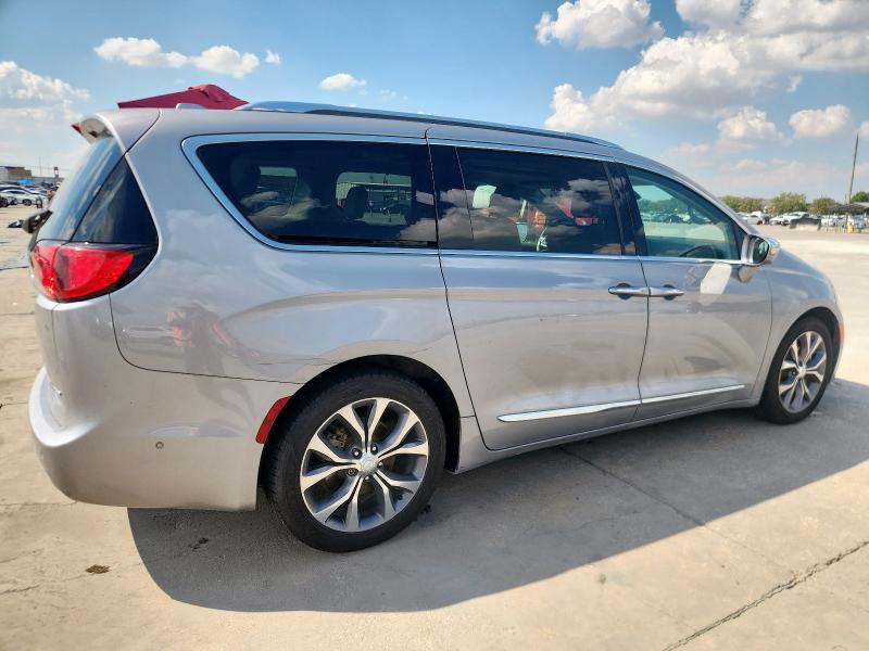 Photo 3 from auction – 2017 CHRYSLER PACIFICA L with VIN 2C4RC1GG1HR633390