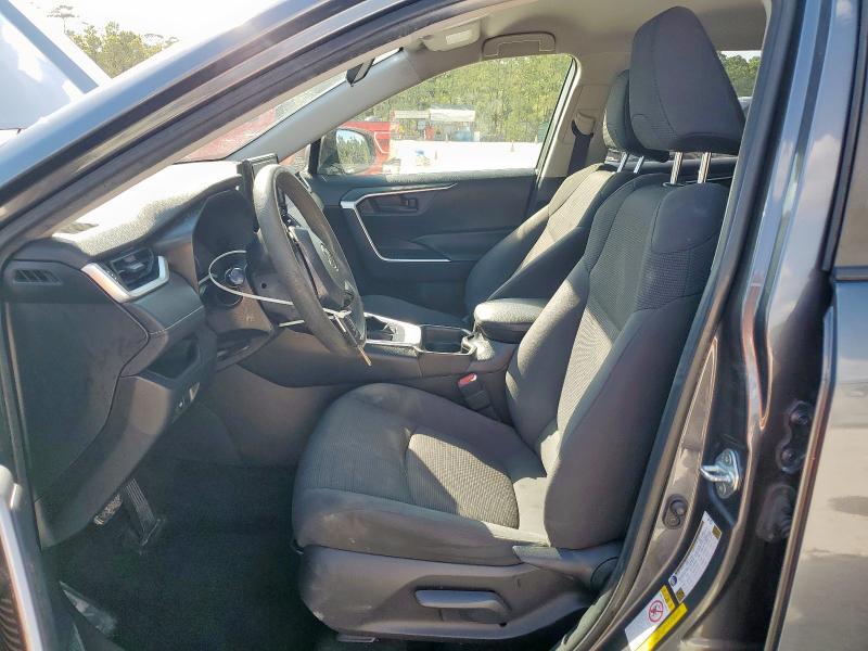 Photo 7 from auction – 2019 TOYOTA RAV4 LE with VIN JTMH1RFV2KD500356