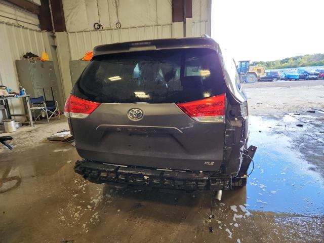 Photo 6 from auction – 2013 TOYOTA SIENNA XLE with VIN 5TDYK3DC3DS301481