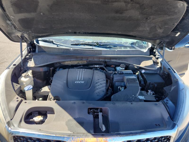 Photo 12 from auction – 2016 KIA SORENTO EX with VIN 5XYPH4A50GG152664