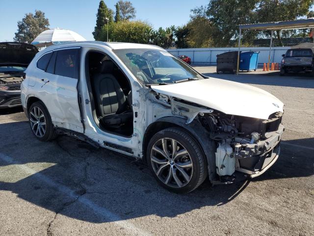 Photo 4 from auction – 2017 BMW X1 XDRIVE2 with VIN WBXHT3C3XH5F83716