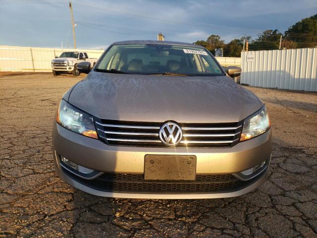 Photo 5 from auction – 2015 VOLKSWAGEN PASSAT S with VIN 1VWAT7A33FC099043