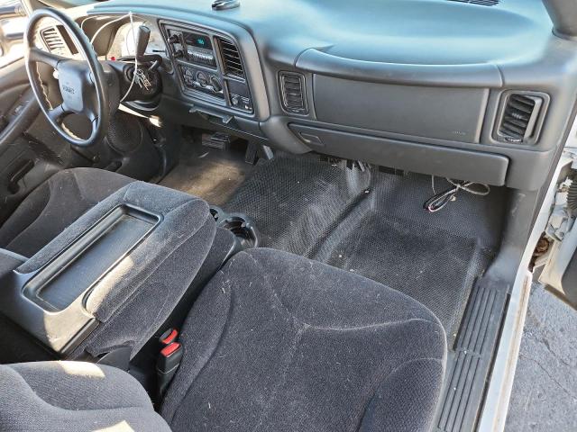 Photo 8 from auction – 2001 GMC NEW SIERRA C1500 with VIN 1GTEC14W61Z201433
