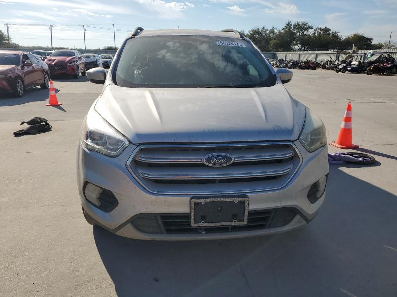 Photo 5 from auction – 2017 FORD ESCAPE SE with VIN 1FMCU9GD0HUC38459