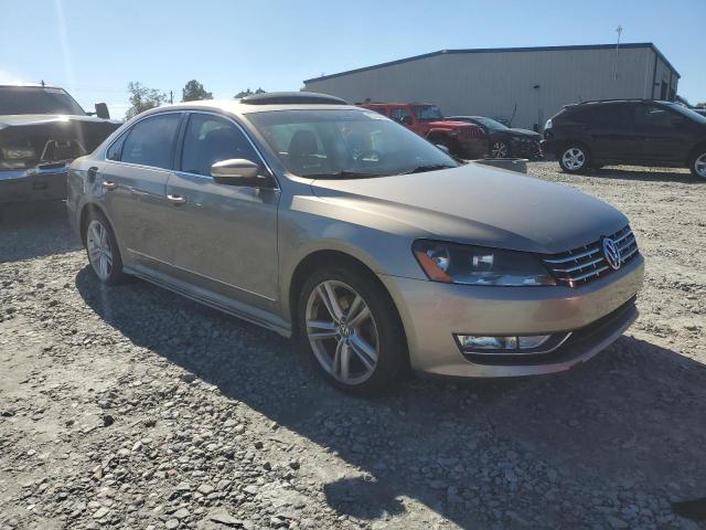 Photo 4 from auction – 2015 VOLKSWAGEN PASSAT SEL with VIN 1VWCM7A30FC092492