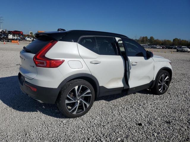 Photo 3 from auction – 2020 VOLVO XC40 T5 R- with VIN YV4162UM7L2183690