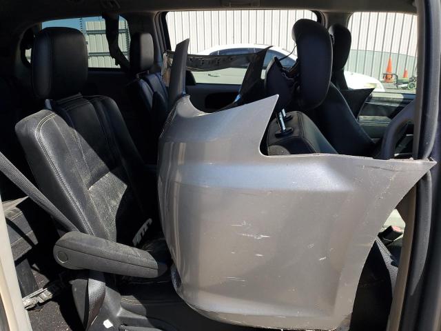Photo 11 from auction – 2015 CHRYSLER TOWN & COU with VIN 2C4RC1BG2FR594720
