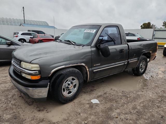 CHEVROLET SILVERADO 2000 with VIN 1GCEC14W9YZ174156 - Photo from auction