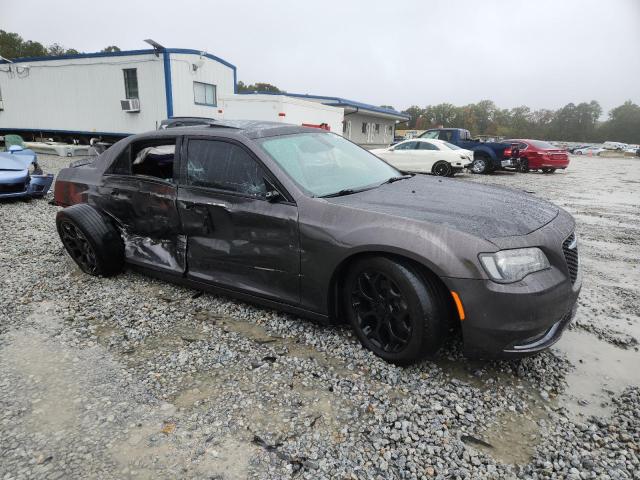 Photo 4 from auction – 2016 CHRYSLER 300 S with VIN 2C3CCAGG3GH162096