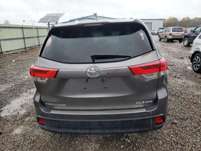 Photo 6 from auction – 2018 TOYOTA HIGHLANDER with VIN 5TDJZRFH2JS487812