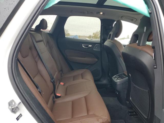 Photo 11 from auction – 2018 VOLVO XC60 T6 with VIN LYVA22RLXJB105804