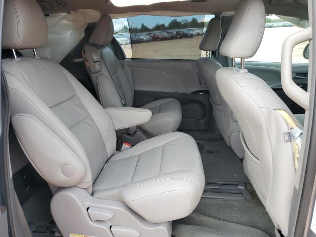 Photo 11 from auction – 2017 TOYOTA SIENNA XLE with VIN 5TDYZ3DC2HS837100