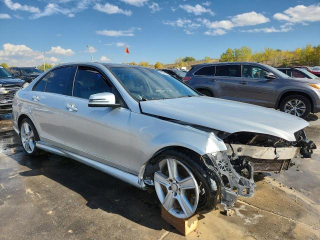 Photo 4 from auction – 2011 MERCEDES-BENZ C 300 with VIN WDDGF5EB0BA424401