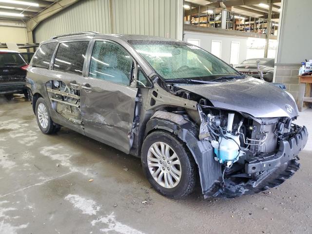 Photo 4 from auction – 2015 TOYOTA SIENNA XLE with VIN 5TDYK3DCXFS532736