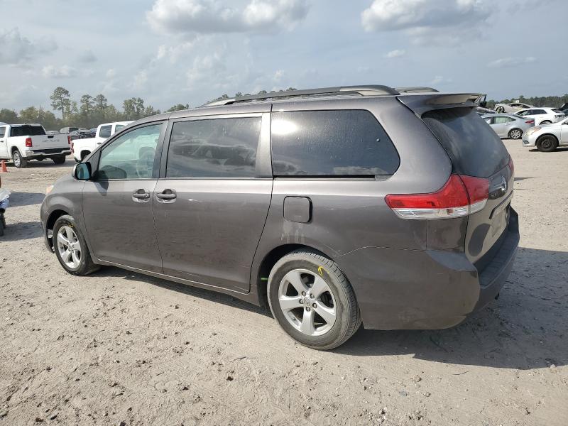 Photo 2 from auction – 2014 TOYOTA SIENNA LE with VIN 5TDKK3DC4ES440400