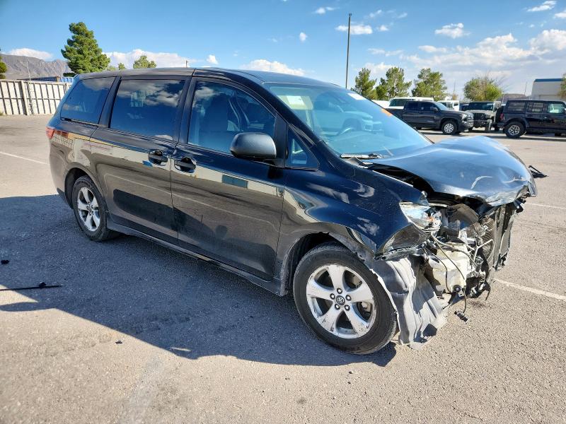 Photo 4 from auction – 2018 TOYOTA SIENNA L with VIN 5TDZZ3DC3JS954257