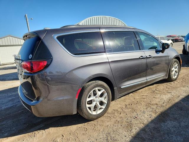 Photo 3 from auction – 2017 CHRYSLER PACIFICA T with VIN 2C4RC1BG3HR785999