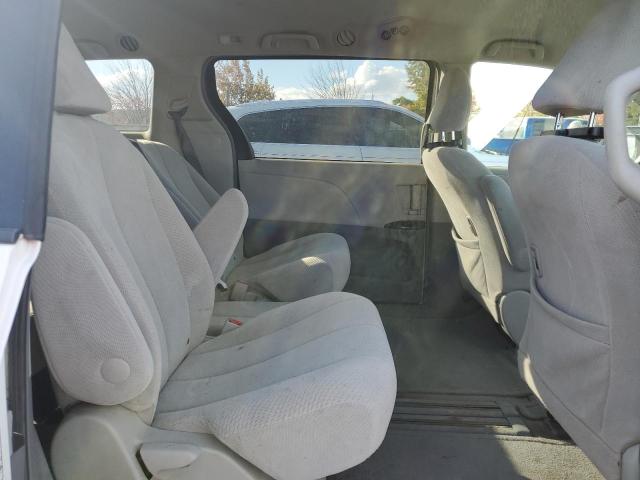 Photo 11 from auction – 2011 TOYOTA SIENNA BAS with VIN 5TDKA3DC6BS008423