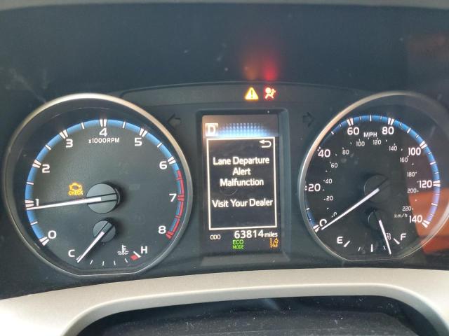 Photo 9 from auction – 2018 TOYOTA RAV4 LE with VIN 2T3BFREV3JW852968