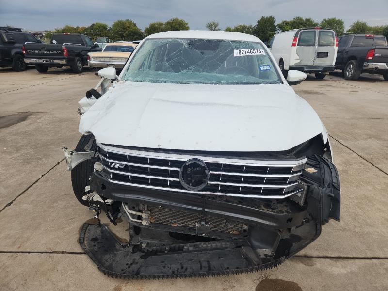 Photo 5 from auction – 2017 VOLKSWAGEN PASSAT with VIN 1VWDT7A39HC048159