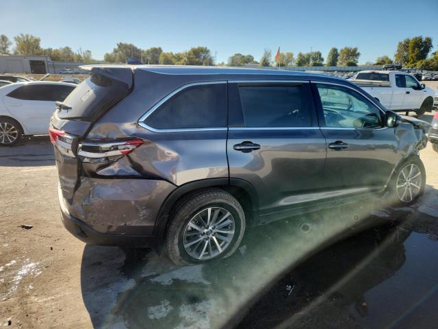 Photo 3 from auction – 2018 TOYOTA HIGHLANDER with VIN 5TDJZRFH5JS849292