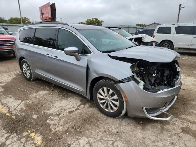 Photo 4 from auction – 2017 CHRYSLER PACIFICA T with VIN 2C4RC1BG4HR565819