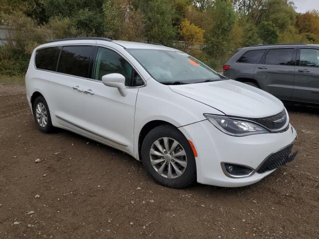 Photo 4 from auction – 2017 CHRYSLER PACIFICA T with VIN 2C4RC1BG2HR823948