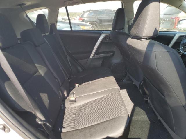 Photo 11 from auction – 2018 TOYOTA RAV4 LE with VIN 2T3BFREV0JW709704