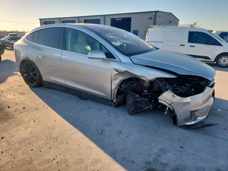 Photo 4 from auction – 2018 TESLA MODEL X with VIN 5YJXCAE20JF091876