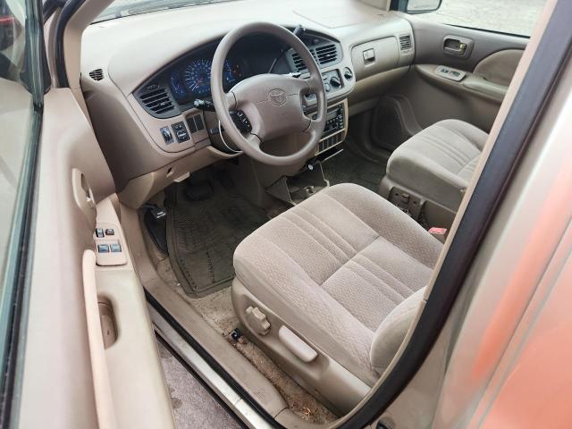 Photo 8 from auction – 2001 TOYOTA SIENNA CE with VIN 4T3ZF19C01U378597