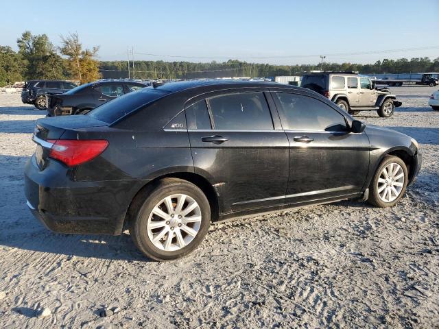 Photo 3 from auction – 2013 CHRYSLER 200 TOURIN with VIN 1C3CCBBB3DN676261