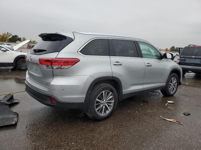 Photo 3 from auction – 2019 TOYOTA HIGHLANDER with VIN 5TDJZRFH5KS948633
