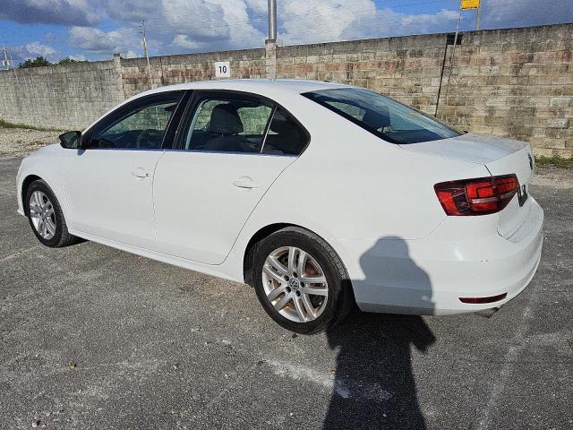 Photo 2 from auction – 2017 VOLKSWAGEN JETTA S with VIN 3VW2B7AJ0HM290121