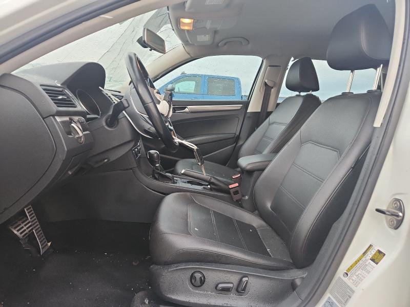 Photo 7 from auction – 2017 VOLKSWAGEN PASSAT with VIN 1VWDT7A39HC048159