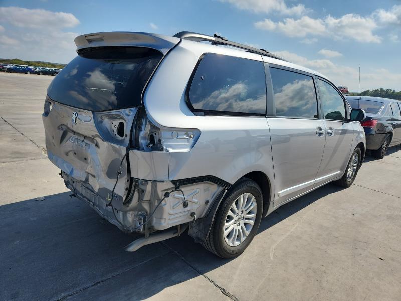 Photo 3 from auction – 2012 TOYOTA SIENNA XLE with VIN 5TDYK3DC1CS264901